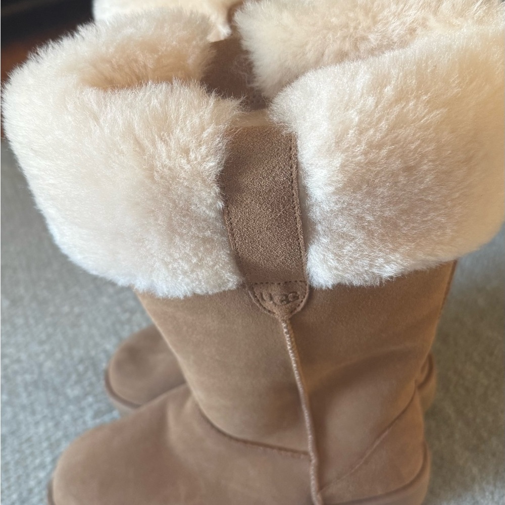 NEW UGG Suhenny Tall Boots (7) - Picture 7 of 9